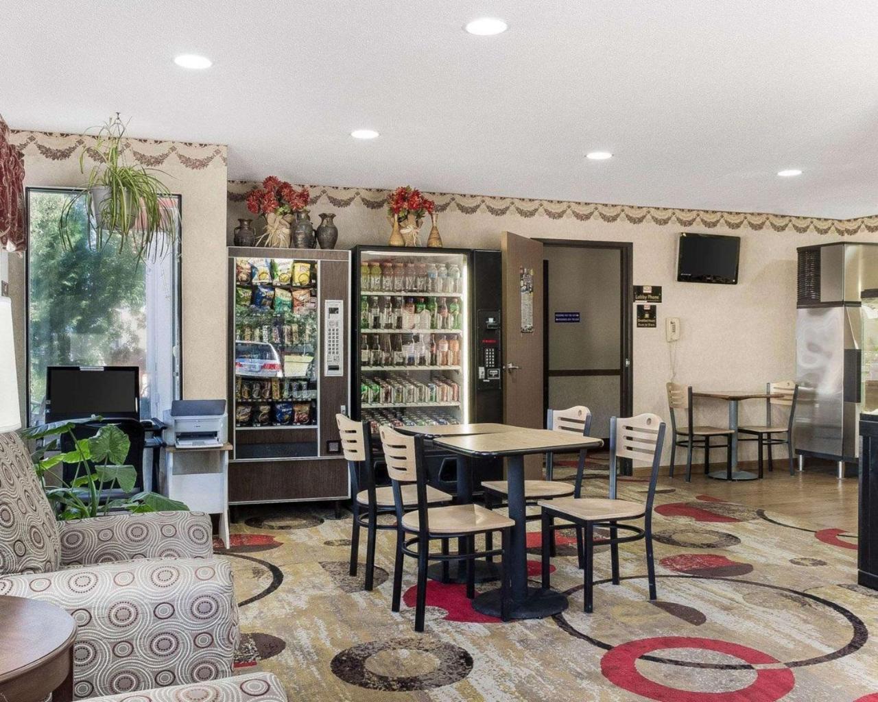Econo Lodge Grand Forks Exterior foto