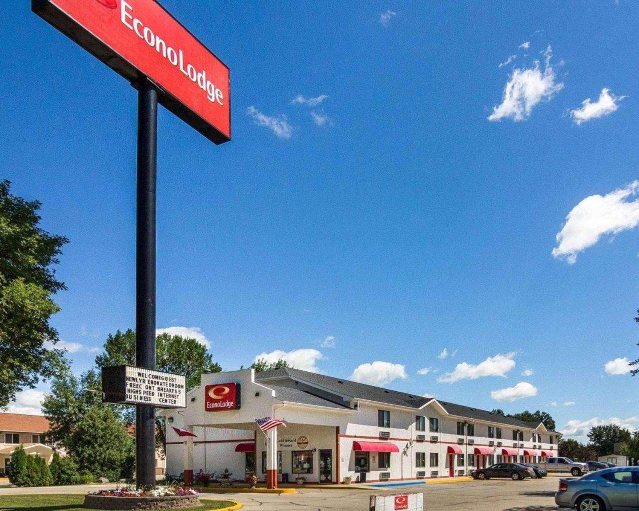 Econo Lodge Grand Forks Exterior foto
