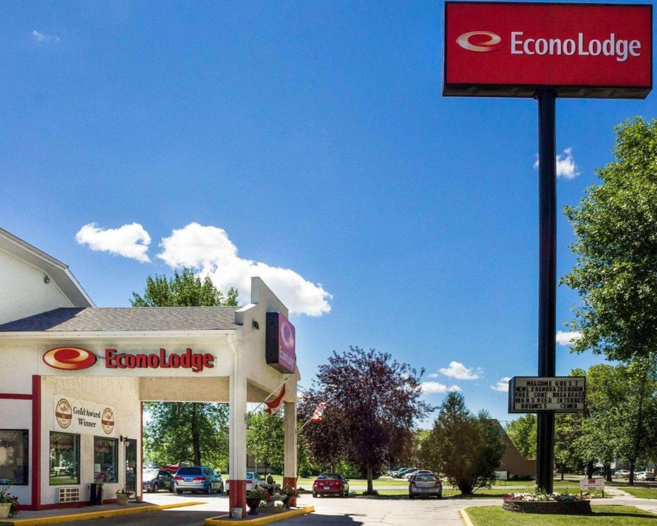 Econo Lodge Grand Forks Exterior foto